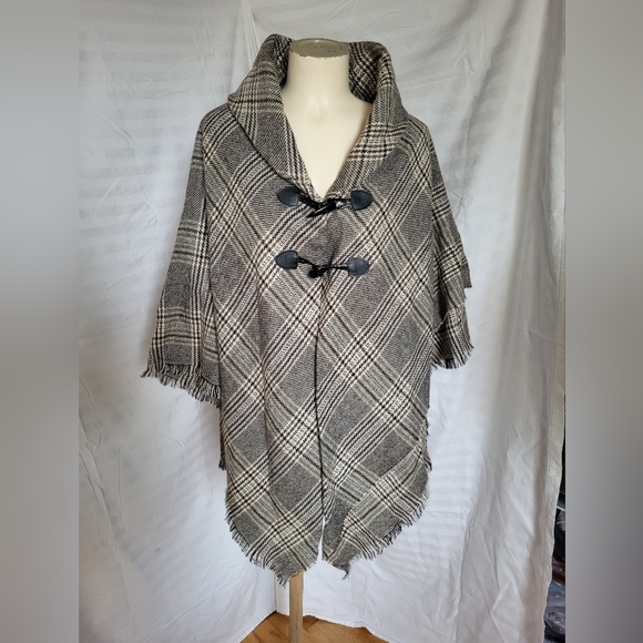 Modena Sweaters - Plaid Women's  Poncho One Size